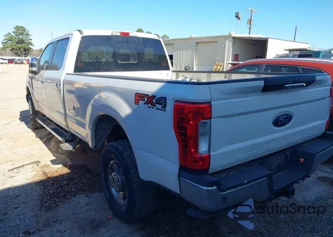 2017 Ford F-250 Lariat z USA, uszkodzony, nr VIN 1FT7W2BTXHEE63410